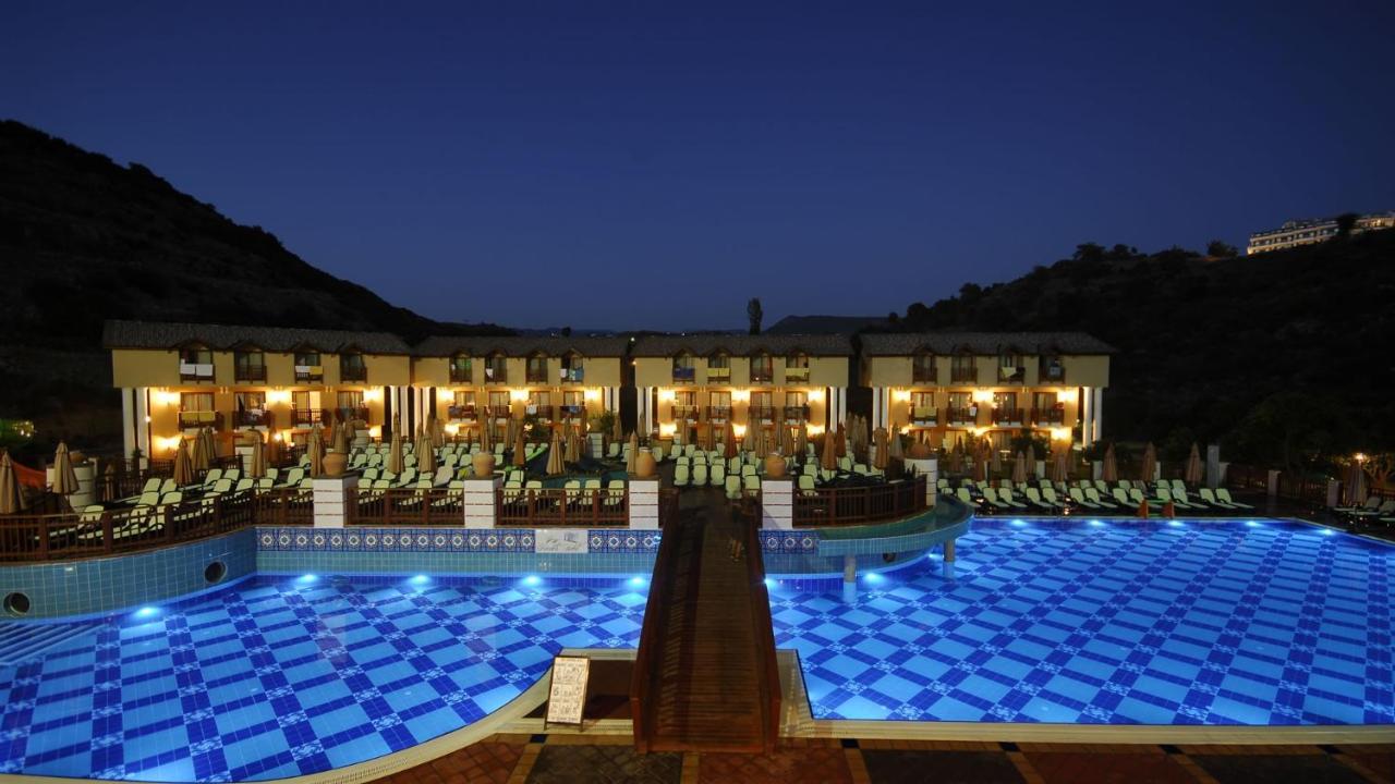 Noxinn Club Hotel Konaklı Extérieur photo